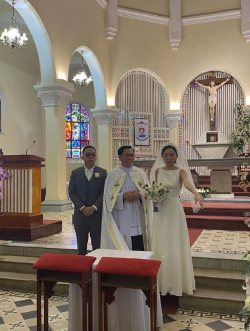 váy cưới Tóc Tiên
